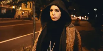 Hijabers Gaul Amrik Bersenang-Senang Pakai Lagu Jay Z