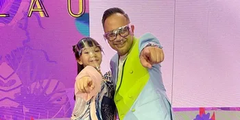 Hilangkan Rasa Bosan di Masa Pandemi, Indra Brasco Main TikTok Bareng Anak