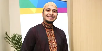 Hindari Maksiat, Ali Zaenal Pakai Busana Muslim