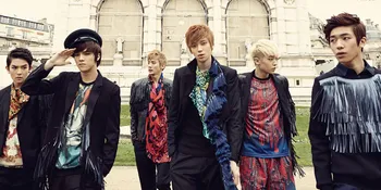 Histeris! Teen Top Lewati Kerumunan Fans di GBK
