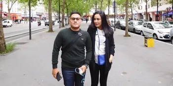 Honeymoon 3 Minggu di Eropa, Selena Alesandra Nonton Coldplay