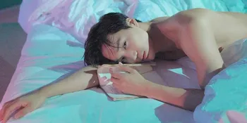 Hot Saat Rebahan di Pemotretan, Begini Aslinya Kai EXO Saat Bangun Tidur