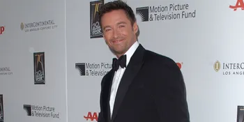 Hugh Jackman Numpang Tidur di Studio, Ada Apa?