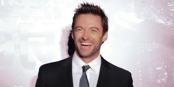 Hugh Jackman Versi Jabrik vs Botak, Keren Mana?