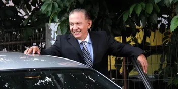 Hujan Deras, Rumah Roy Marten Kebanjiran!