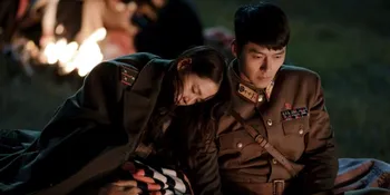 Hyun Bin & Son Ye Jin Bertatapan Mesra di Poster Teaser 'CRASH LANDING ON YOU'