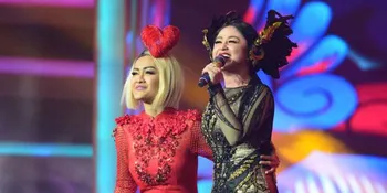 Ibu Julia Perez Anggap Dewi Perssik Seperti Anak Sendiri
