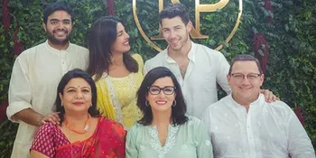 Ibunda Ungkap Beberapa Fakta Pertunangan Priyanka Chopra dan Nick Jonas