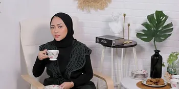 Ibunda Ungkap Rachel Vennya Masih Sering Buka Tutup Hijab