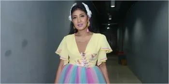 Improvisasi Erie Suzan di Panggung Konser Luar Biasa Musical Cinta 24 Karat