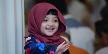 Imutnya Arsy Nyanyi Lagu Hari Merdeka, Meski Belum Hafal Tapi Tetap Bikin Bangga!