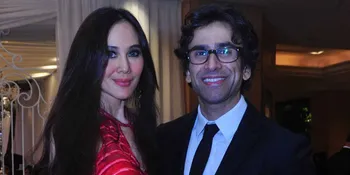 Ina Thomas Pamerkan Koleksi Gaun Mewah Penuh Swarovski & Mutiara