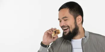 Ingin Pengunjung Tokonya Beribadah Nyaman, Teuku Wisnu Bangun Mushola dengan Air Wudhu Hangat