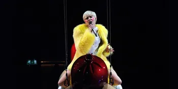 Ingin Tahu Seperti Apa Dandanan Orangtua Miley Cyrus?