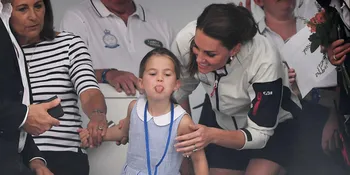 Ini Alasan Charlotte Elizabeth Diana Suka Julurkan Lidahnya di Depan Publik