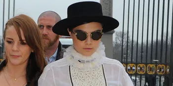 Ini Bukti Kalau Cara Delevingne Tak Setinggi Yang Kamu Bayangkan