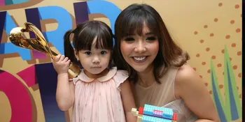 Ini Dia Kado Natal Buat Gempi, Ekspresinya Ketika Buka Kotak Super Nggemesin!