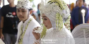Ini Momen Seru Bercampur Haru Saat Ega Noviantika dan Rafly Resmi Jadi Suami Istri