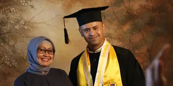 Ini Skripsi yang Bikin Mike Lucock Lulus Jadi Sarjana Komunikasi