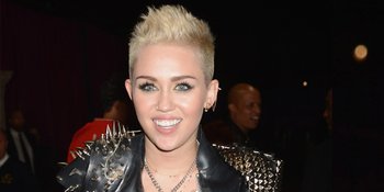 Inikah Bukti Bahwa Miley Cyrus Batalkan Pernikahan?