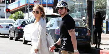 Inikah Bukti Jika Jennifer Lopez dan Casper Smart Sudah Balikan?