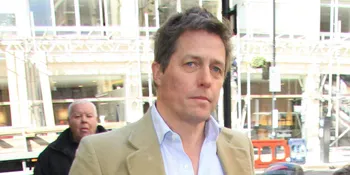 Inilah Bukti Bahwa Hugh Grant Memiliki 'Anak Rahasia'
