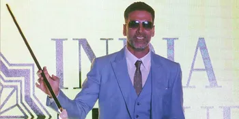 Insiden Baju Sobek, Akshay Kumar Punya Sosok Wanita Penyelamat