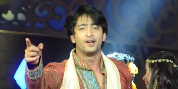 Instruktur Fitness Baru Shaheer Sheikh, Super Cantik!