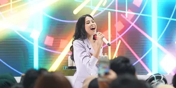 Intip Tips dan Trik Foto Biar Nggak Kelihatan Gendut Dari Maudy Ayunda