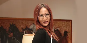 Inul Daratista dan Anak Beri Kejutan Ultah Manis Untuk Adam Suseno