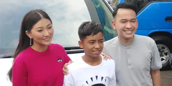 Isak Tangis Ayah dan Saudara Kandung Betrand Peto Saat Melihat Video Klip 'Deritaku'