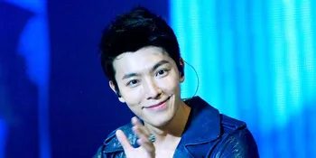 Iseng? Beginilah Saat Donghae Suju Main Bola