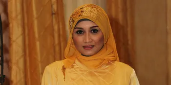 Istri Ahmad Fathanah Promosikan Lagu 'Tukang Porot'