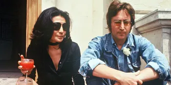 Istri John Lennon Suguhkan Penampilan Terburuk Sedunia?