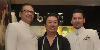 Istri Roy Marten Lupa Bawa Baju Untuk Pernikahan Gading