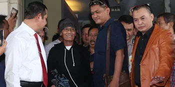 Jenguk Sang Suami, Istri Tessy Srimulat Kaget dan Jatuh Sakit