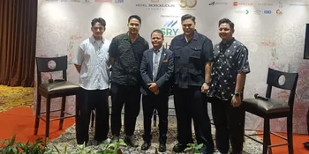 Ivan Gunawan Rilis Koleksi Hijab Terbaru Sebelum Tinggal di Luar Negeri