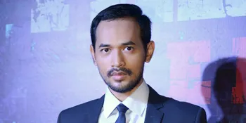 Jadi Anak Buah Mafia, Oka Antara Naik Turun Tangga