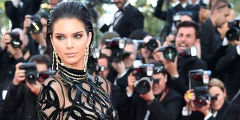 Jadi Cover Vogue , Bukti Kendall Jenner Model Paling Hot Saat Ini