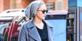 Jadi Ibu dan Pengusaha, Rambut Jennifer Lawrence Berantakan