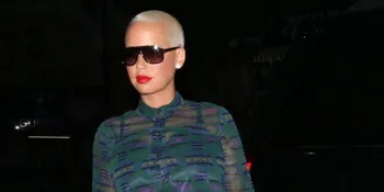 Jadi Model di NYFW, Amber Rose Tak Pakai Celana Dalam