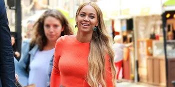 Jadi Model Lingerie, Beyonce Knowless Nekat Berpose Topless