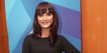 Jadi Presenter, Lenna Tan Selalu Browsing dan Baca Buku