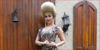 Jadi Puteri Cantik, Roro Fitria Pakai Rambut 3 kg Dengan Kawat