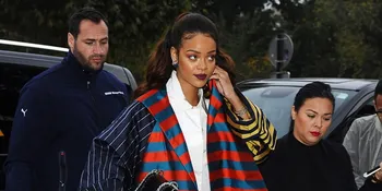 Jalan-Jalan di Mall, Rihanna Palsu Bikin Geger di Tahun Baru