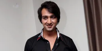 Jalan-Jalan di Monas, Saurabh Raj Jain Nyaris Tak Dikenali?