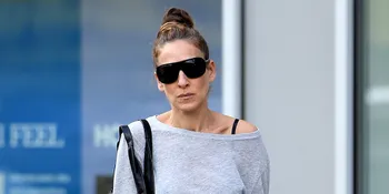Jalan Pagi, Sarah Jessica Parker Pakai Baju Mirip Dengan Anaknya
