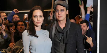 Jalani Photoshoot Ranjang, Angelina Jolie - Brad Pitt Pose Intim
