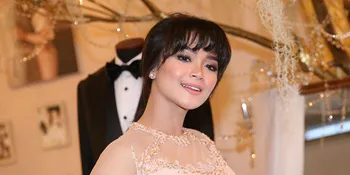Jalani Prewed, Sheza Idris Kenakan Gaun Cantik Dominique Nadine
