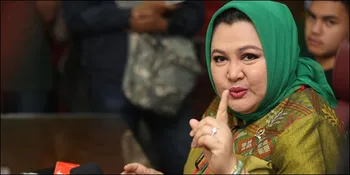 Jalani Proses Cerai, Denada Banyak Curhat Pada Emilia Contessa